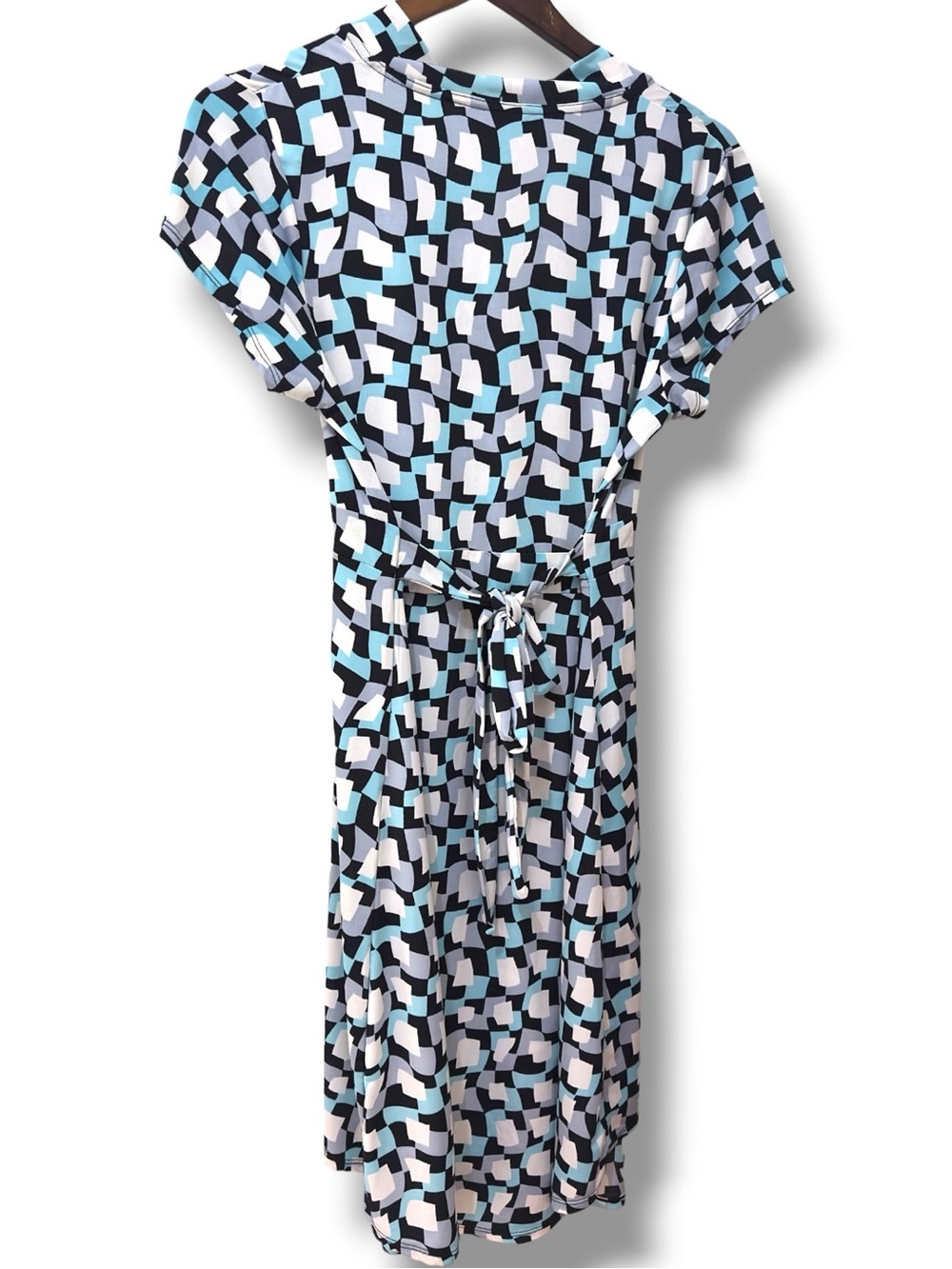 BCBGMaxAzria | EUC Blue White Geometric Print Stretch Wrap Midi Dress (size M) - Picture 4 of 12